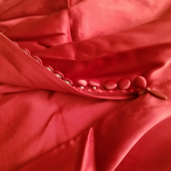 Hollywood Glam red satin dress - Picture 9 of 13